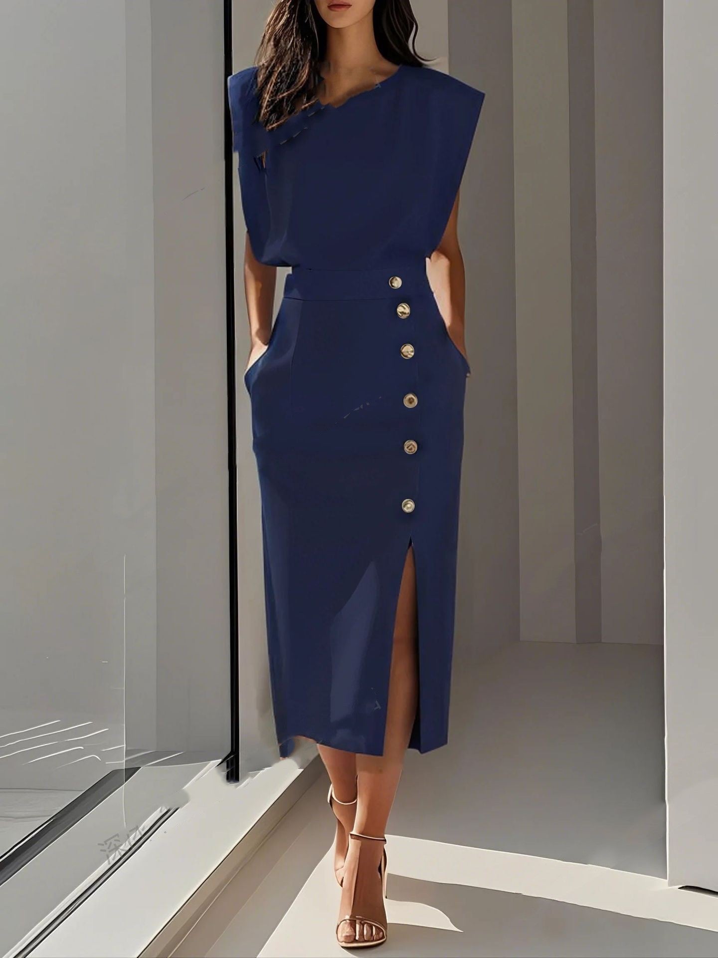 Chic Summer Dress for Women – Sleeveless Split Hem with Metal Button Detail, Elegant & Lightweight